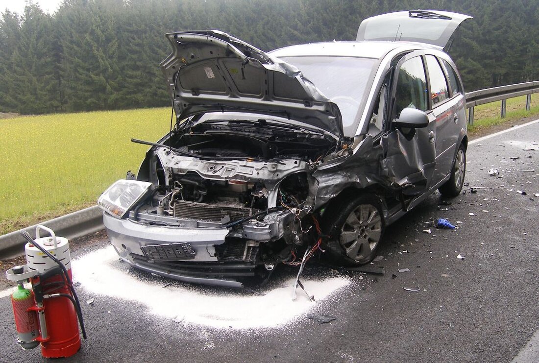 Altenstadt/WN/Neustadt/WM. In Neustadt/WN und Altenstadt/WN war wohl Alkoholeinfluss die Ursache für zwei Unfälle. Eine Frau wurde schwer verletzt.  Mit seinem Hyundai fuhr ein Autofahrer (19) am Samstagvormittag gegen 9.30 Uhr [&hellip;]