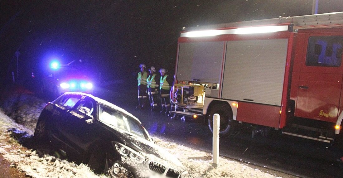 Pressath. Eine junge Frau hatte heute Morgen Glück im Unglück, als sie mit ihrem Auto von der Straße abgekommen ist. Gegen 05.40 Uhr meldete ein Anrufer bei der ILS Nordoberpfalz [&hellip;]