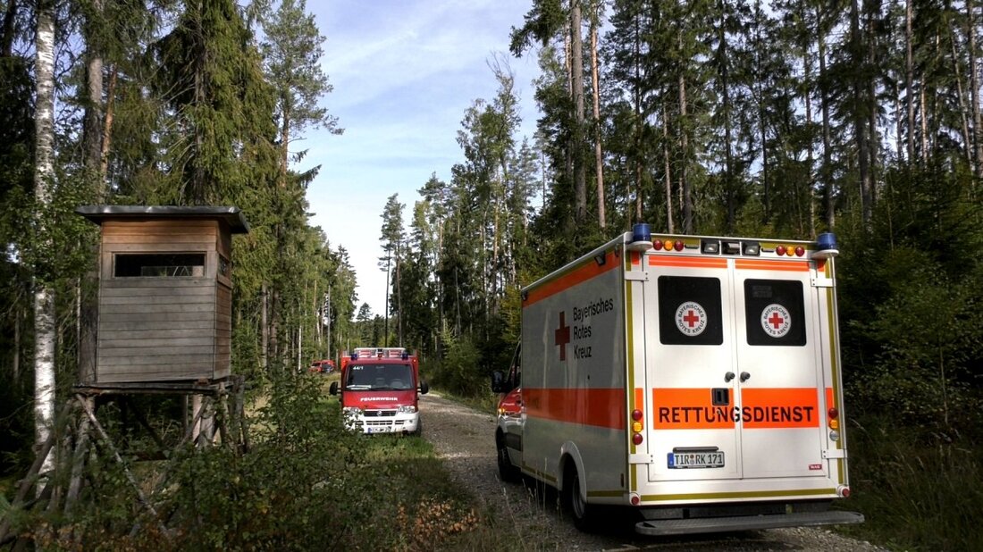Parkstein. Ein Mann aus Parkstein (77) ist bei Waldarbeiten verunglückt. Die Kriminalpolizeiinspektion Weiden hat die Ermittlungen übernommen. Wie ein Sprecher des Polizeipräsidiums Oberpfalz mitteilte, ist ein Mann (77) gestern Vormittag [&hellip;]