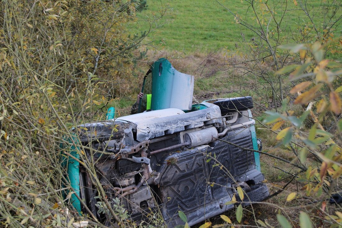 Kaltenbrunn. Auf der B 299 kurz vor Kaltenbrunn hat es gekracht. Die Autofahrerin wurde verletzt.  Am Sonntagnachmittag fuhr eine US-Amerikanerin (48) gegen 15:30 Uhr mit ihrem Mercedes die B299 von Freihung [&hellip;]