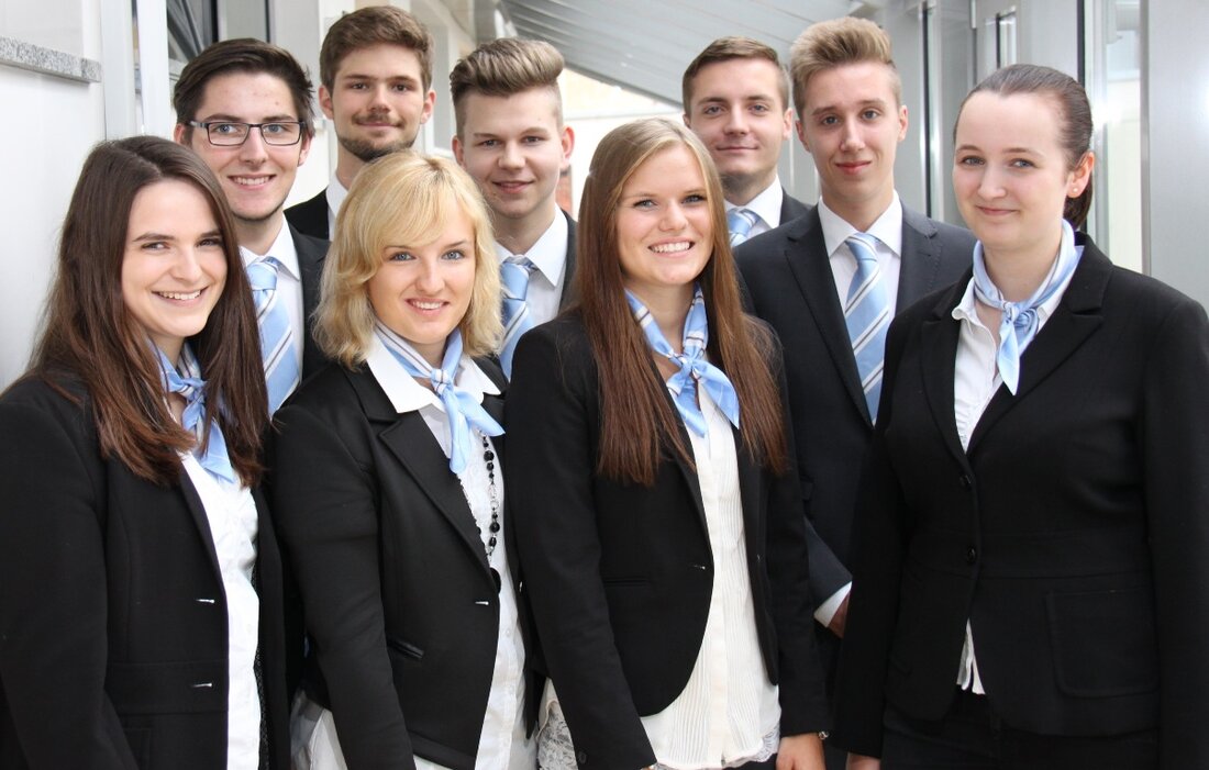 Weiden. Die Volksbank Nordoberpfalz eG ist als Arbeitgeber bei jungen Menschen gefragt. Das belegen die aktuellen Ausbildungszahlen: Zum 1. September 2015 starteten neun Jugendliche bei der Genossenschaftsbank ins Berufsleben. Ein [&hellip;]