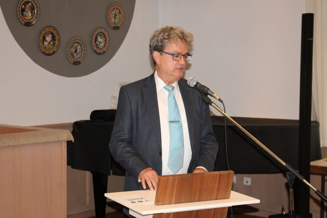 Pressath. Die VG feierte den 50. Gründungstag mit Rückblick auf die Gebietsreform und Lob für effiziente Teamarbeit, und die Zukunft der Gemeinden gilt als gesichert.