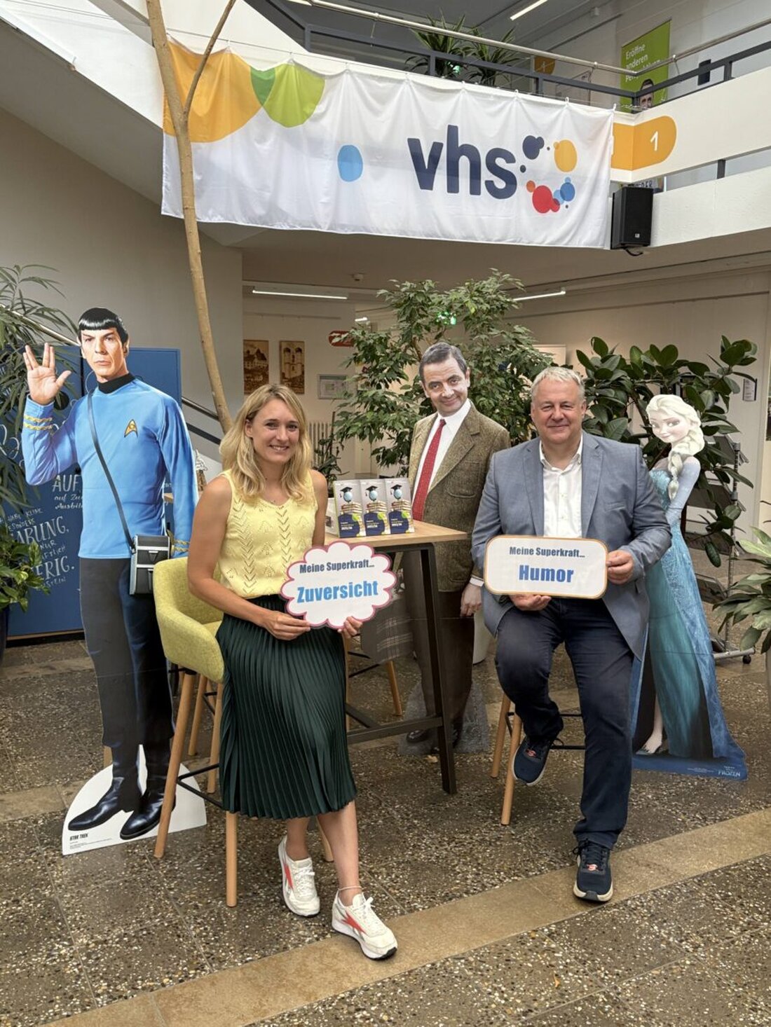 Sulzbach-Rosenberg. Das neue Herbst-Winter-Programm der vhs Amberg-Sulzbach fokussiert auf die Stärken der Menschen und enthält Kurse, wie einen Tschechisch-Kurs für Anfänger und eine Wanderausstellung über psychische Gesundheit. Es bietet vielfältige Angebote von Musik bis hin zu Themen wie Demokratie und Integrationsarbeit.