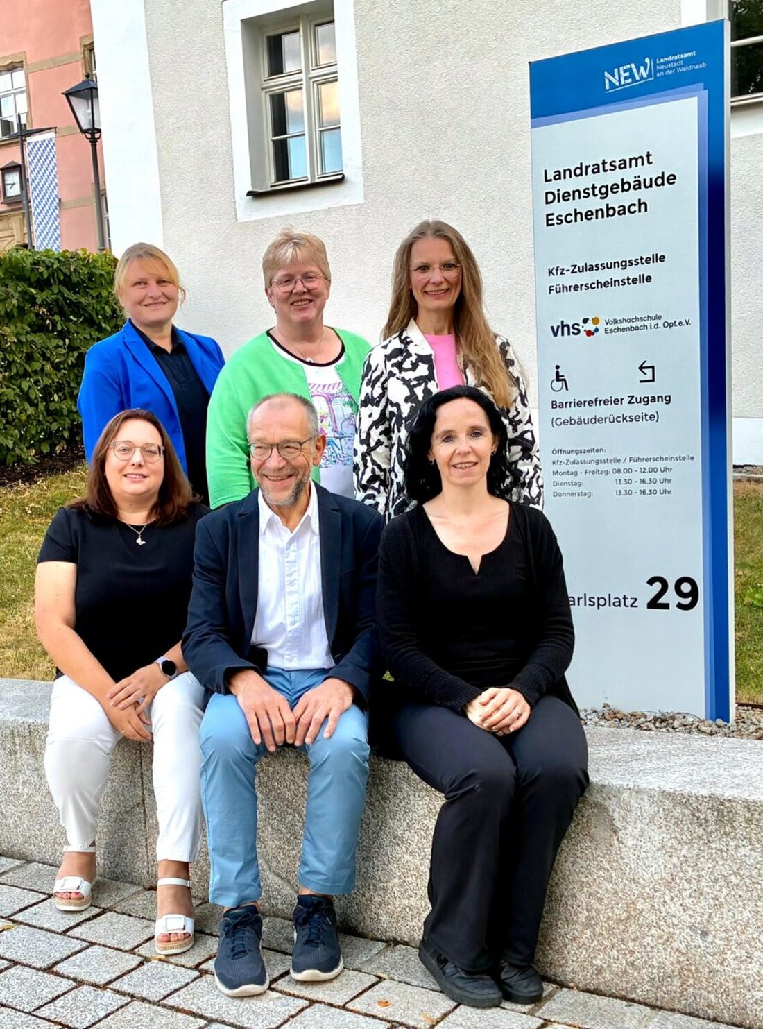 Eschenbach. Die Zukunft der VHS Eschenbach ist dank des Verbundes mit Vohenstrauß im BVV gesichert, mit verbesserten Teilnehmerstunden im letzten Jahr. Neue Kurse und Projekte für das kommende Jahr wurden angekündigt, darunter ein Erstorientierungskurs für Asylbewerber.