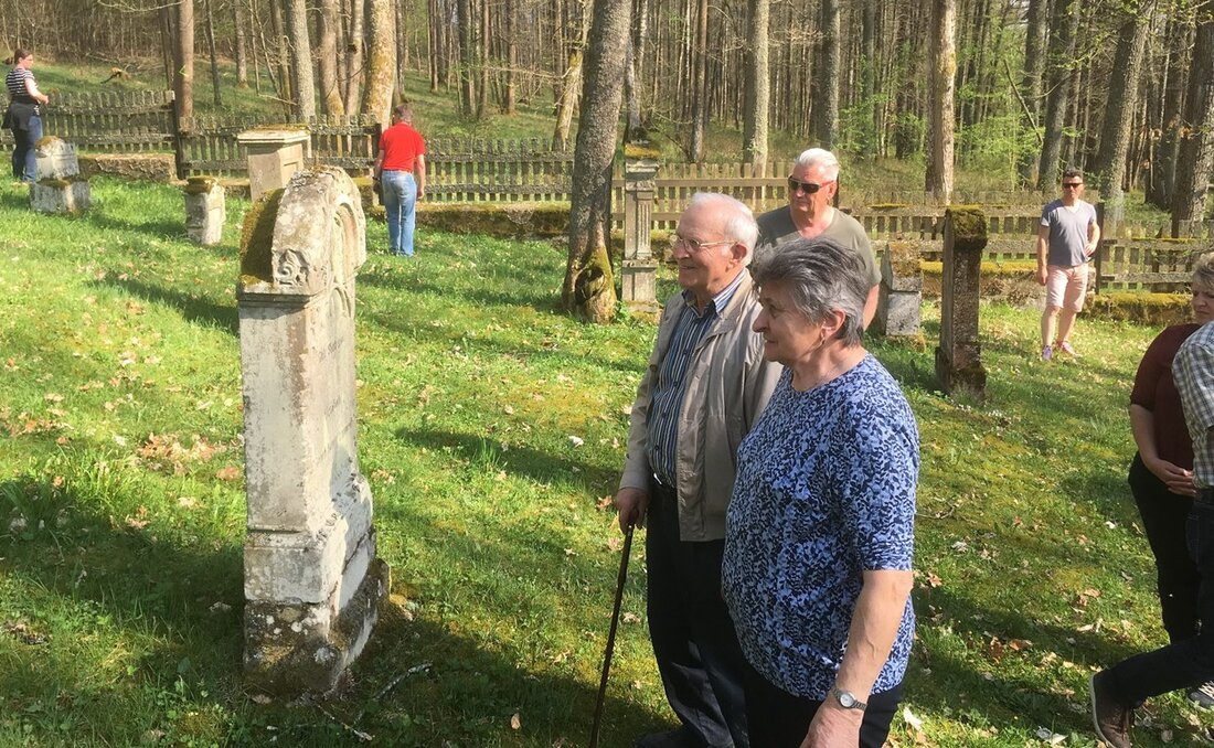 Eschenbach. Auf den Spuren ihrer Vorfahren besichtigten Teilnehmer der VHS-Exkursion den Übungsplatz. 80 Jahre ist es her, dass rund 3.500 Bewohner von 58 Ortschaften, Gehöften und Weilern der Erweiterung des Übungsareals [&hellip;]