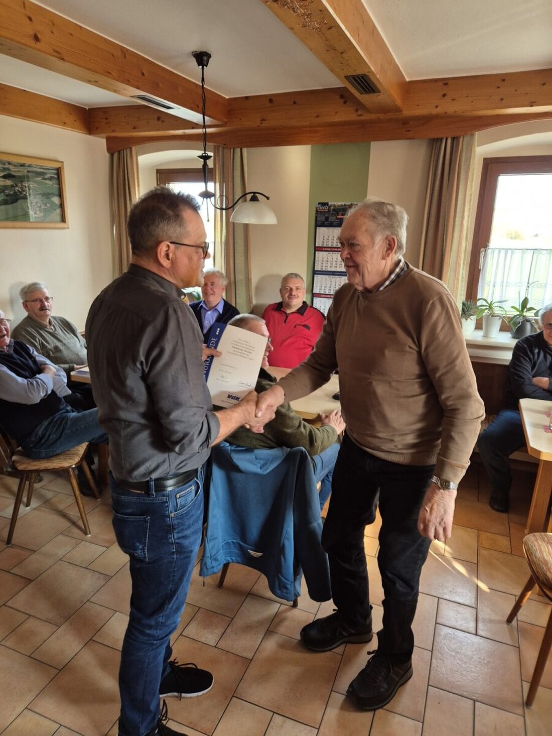 Schlammersdorf/Menzlas. Der VdK-Ortsverband Schlammersdorf/Vorbach zog bei seiner Jahreshauptversammlung in der Gastwirtschaft Dötsch eine positive Bilanz. Ehrungen und Pläne für 2026 unterstreichen den Zusammenhalt.