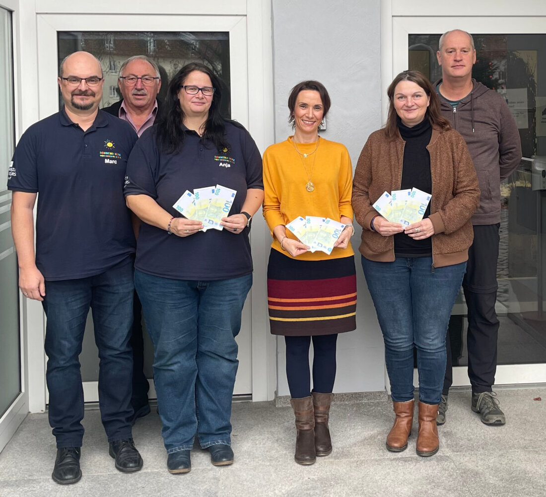 Tirschenreuth. Der VdK-Kreisverband Tirschenreuth-Kemnath setzt sich nicht nur für seine Mitglieder ein, sondern unterstützt die Arbeit sozialer Projekte in der Region. Kürzlich überreichte der VdK jeweils 300 Euro an drei gemeinnützige Organisationen: den Bunten Kreis Nordoberpfalz e. V., Sonnenblicke Nordoberpfalz e. V. sowie Happynest e. V.