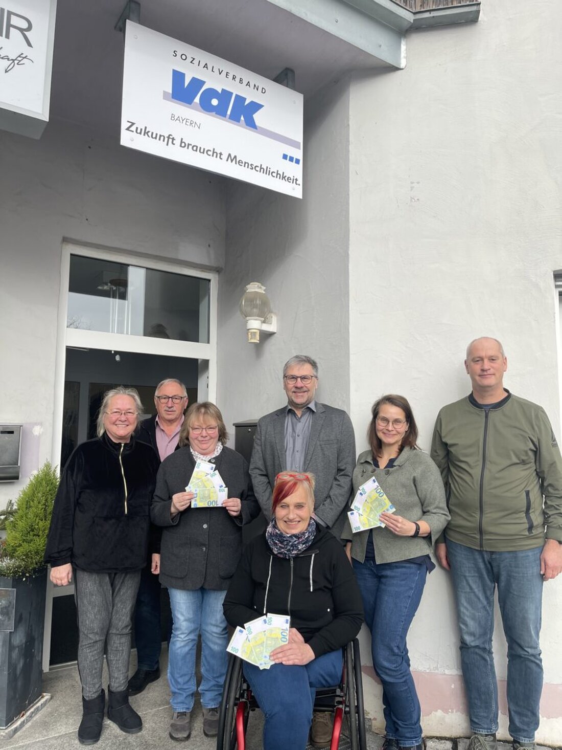  Wiesau. Der VdK Kreisverband Tirschenreuth-Kemnath hat wie in den Vorjahren wieder eine Spende an drei Organisationen übergeben können, um deren ehrenamtliche Arbeit zu unterstützen. 