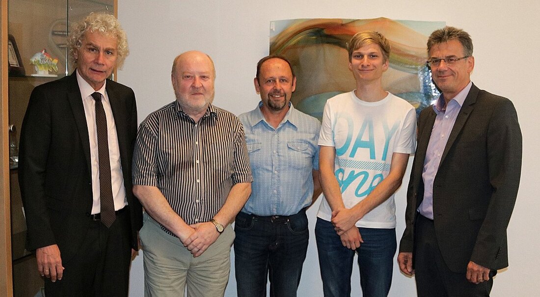Tirschenreuth. Landrat Wolfgang Lippert verabschiedete Albert Giehl im Rahmen einer kleinen Feierstunde in den wohlverdienten Ruhestand. „Als ,Urgestein‘ im Landratsamt gehören Sie sozusagen schon zum ,Inventar‘ des Sozialamtes“, so der Landrat. [&hellip;]