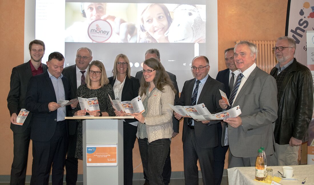 Weiden. Die Volkshochschulen Weiden-Neustadt und Amberg-Sulzbach geben mit einem Verbraucherbildungstag Tipps zur Stärkung der Finanzkompetenz. Von Udo Fürst Unter dem Motto #mymoneydeimoney laden die Volkshochschulen Weiden-Neustadt und Amberg-Sulzbach am Samstag, [&hellip;]