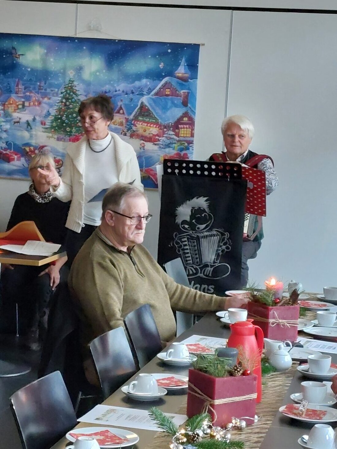 Weiden. Jahresabschlussfeier der Ver.di Senioren von Post, Telekom und Logistik mit hl. Nikolaus und Weihnachtsmusik.