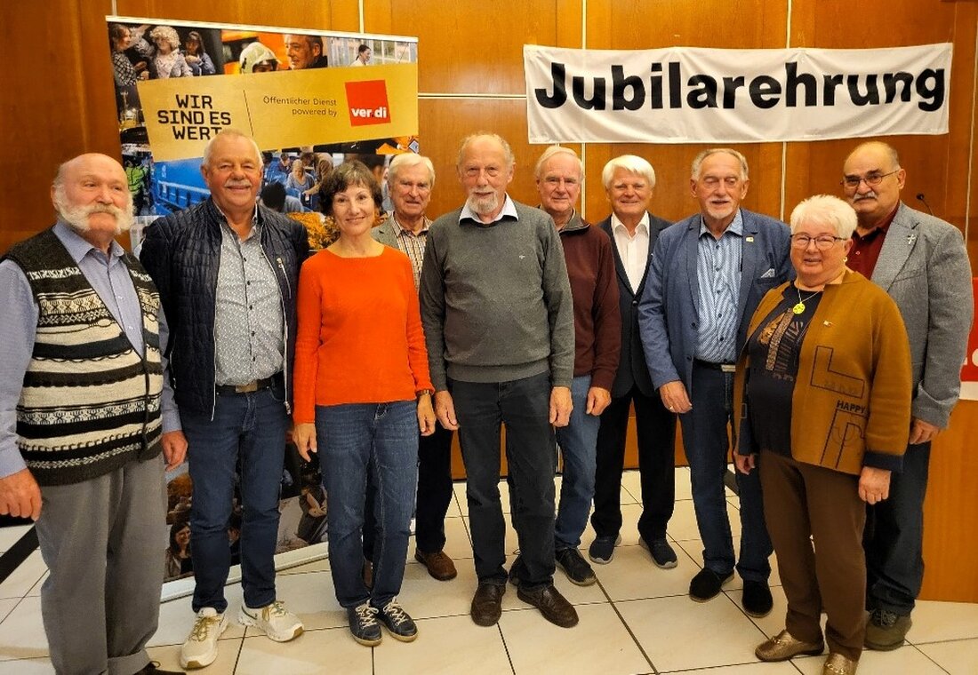 Rothenstadt. Langjährige Mitglieder von Ver.di in den Bereichen Post, Telekom und Logistik wurden für ihre 25- bis 65-jährige Gewerkschaftszugehörigkeit geehrt, wobei sie insgesamt 465 Jahre Mitgliedschaft zusammenbringen.