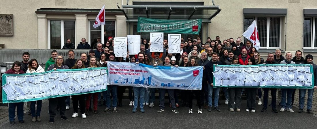 Regensburg. Die Gewerkschaft ver.di fordert in der Tarifrunde für Bund und Kommunen 2025 höhere Löhne und bessere Arbeitsbedingungen, um der Überlastung entgegenzuwirken.