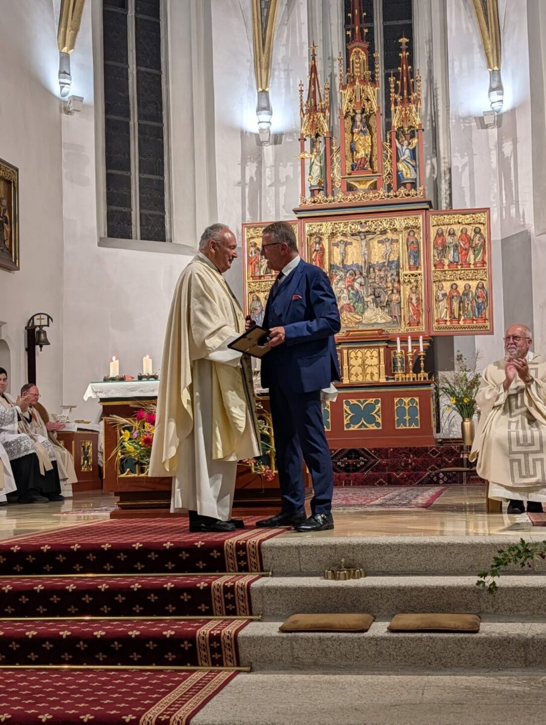 Tirschenreuth. Stadtpfarrer und Regionaldekan Monsignore Georg Flierl ist seit 1. September 2000 in der Tirschenreuther Pfarrei tätig – und begeht damit in diesem Jahr sein bereits 25-jähriges Dienstjubiläum.