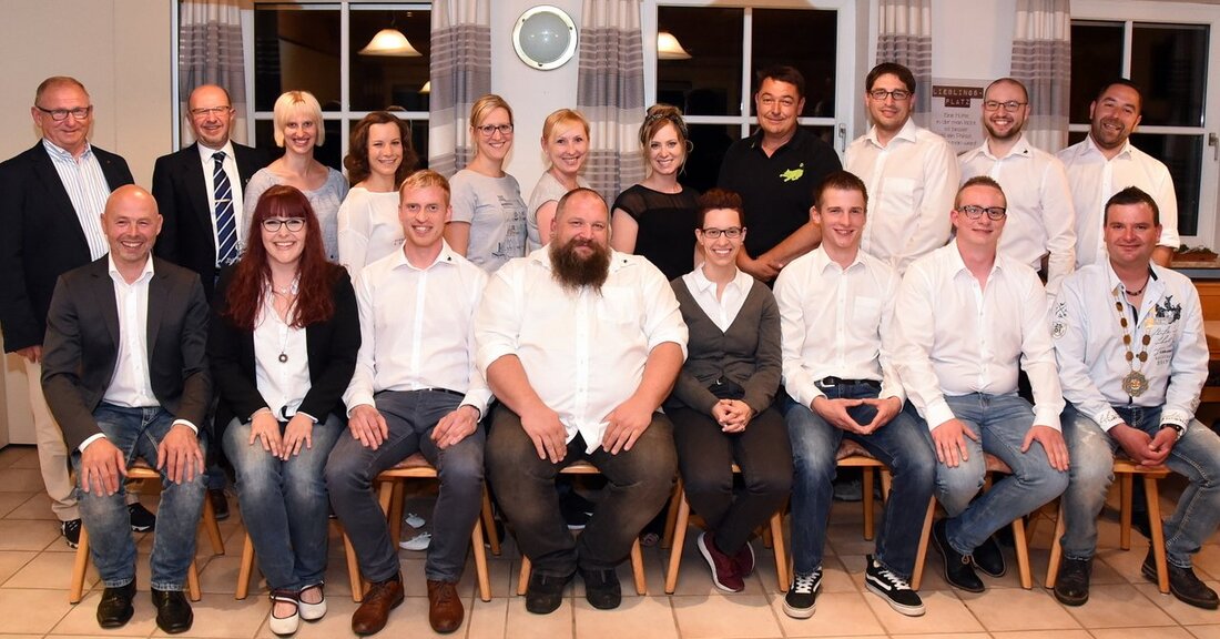 Neustadt/WN. Drei neue Vorstände werden die Geschicke des Vereins Neustädter Faschingszug in den kommenden beiden Jahren leiten. Dabei kam der erste unter ihnen ziemlich unerwartet zum Chefposten. Große Schwierigkeiten zeichnen [&hellip;]