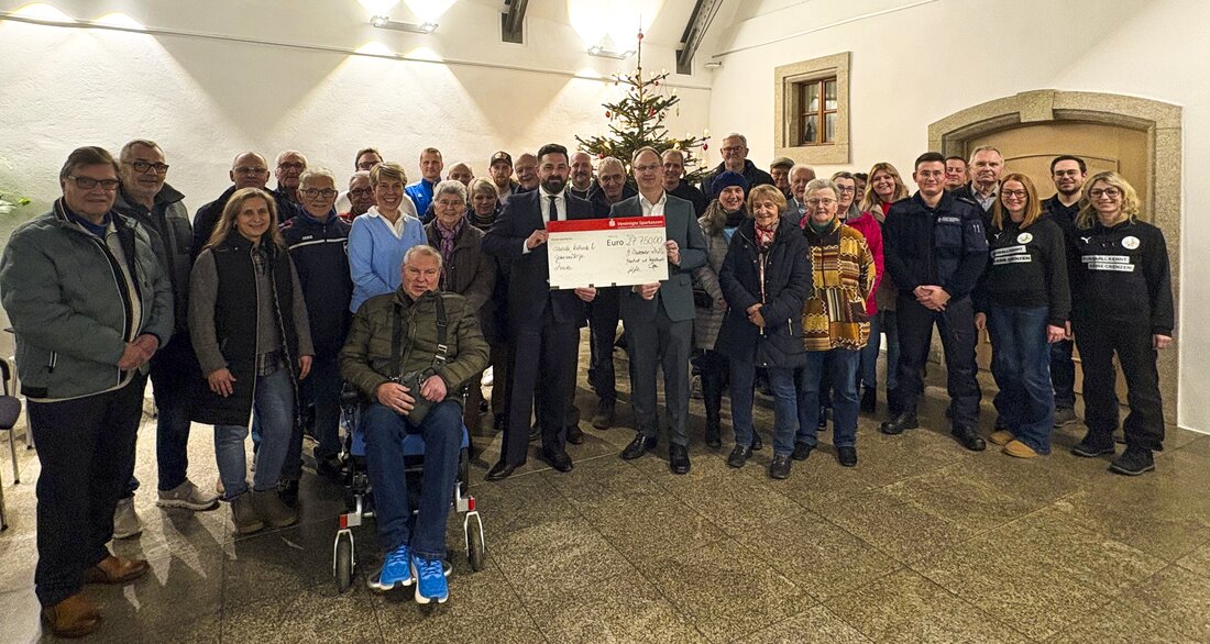 Neustadt/WN. Vereinigte Sparkassen haben im Rathaus 27.750 Euro an zahlreiche Vereine und Organisationen übergeben. Die Mittel stärken gemeinnützige, soziale und kulturelle Projekte und fördern den Zusammenhalt.