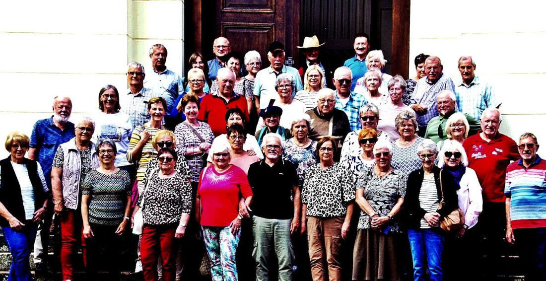 Bechtsrieth/Trebsau. 51 Mitglieder des Obst- und Gartenbauvereins Bechtsrieth/Trebsau erleben einen beeindruckenden Ausflug nach Cottbus, der mit Kultur, Natur und Kulinarik begeistert. Highlights waren die Stadtführung in Cottbus, eine Kahnfahrt im Spreewald, die Lausitzer Seenlandschaft und der Fürst-Pückler-Park.