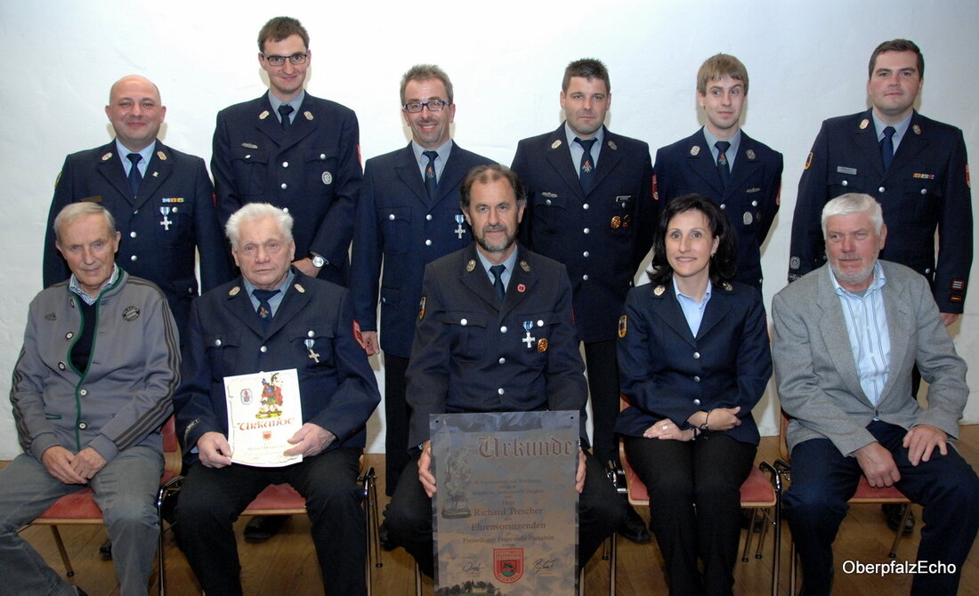 Parkstein. “Alle die heute geehrt wurden, nehmen eine Vorbildfunktion ein – vor allem für die jungen Kameraden”, sagte Bürgermeisterin Tanja Schiffmann beim Ehrungsabend der Freiwilligen Feuerwehr. Die Parksteiner Floriansjünger haben [&hellip;]