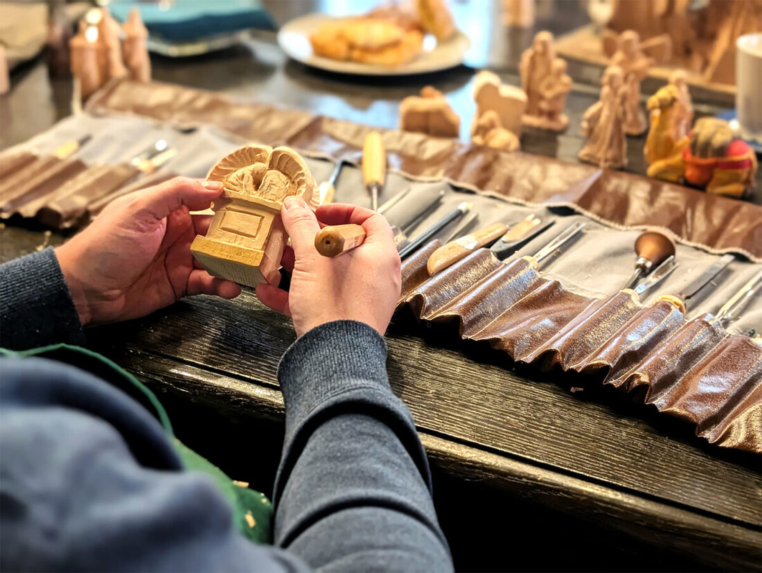 Weiden. Am 23. November 2025 lockte der Kathreinmarkt mit verkaufsoffenem Sonntag die ganze Familie in die Innenstadt. Von 13 Uhr bis 18 Uhr öffneten die Geschäfte, ab 10.30 Uhr boten Marktstände, Handwerk und Kulinarik Vielfalt.