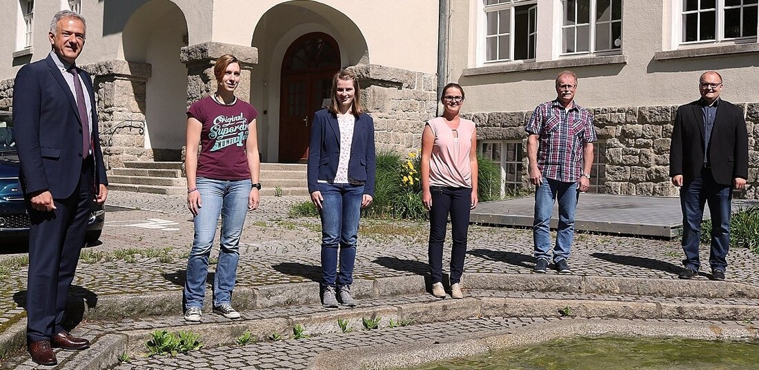 Tirschenreuth. Daniela Stark, Cornelia Schedl und Melanie Ulrich haben sich weitergebildet und ihre Prüfungen erfolgreich bestanden.   Die Aus- und Weiterbildung der Mitarbeiterinnen und Mitarbeiter ist für den Landkreis Tirschenreuth und [&hellip;]