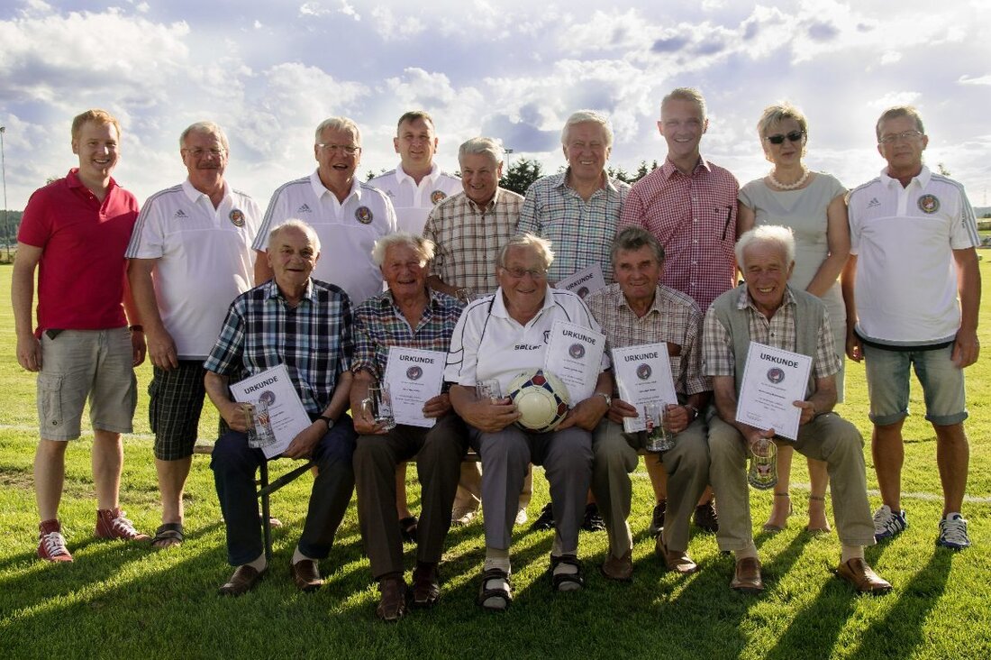 Rothenstadt. Gute Sportsmänner zeichnen sich auch dadurch aus, rechtzeitig zu erkennen wann es Zeit wird, den Platz für jüngere Generationen frei zu machen. Im Jahre 1966 beschlossen einige Routiniers des [&hellip;]