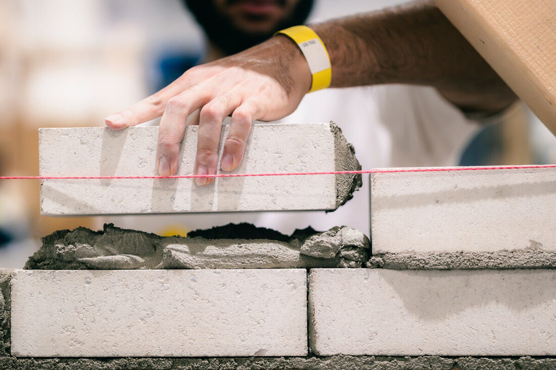 Weiden. Noch 228 Ausbildungsplätze warten auf Bewerber, darunter sechzehn im Bau und vier für Maler und Lackierer. Die IG BAU mahnt zum Ausbildungs-Kick: In Weiden sind 66 Prozent der Arbeitslosen unter 25 ohne Abschluss.