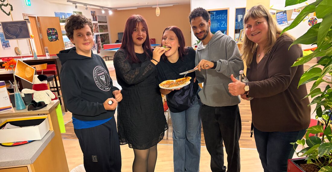 Burglengenfeld. Jugendpflegerin Ines Wollny lädt Kinder und Jugendliche zu einem bunten Herbstferienprogramm ein. Von Kickboxen über Workshops bis zur Sternwarte und Aktionen im Jugendtreff ist vieles geboten.
