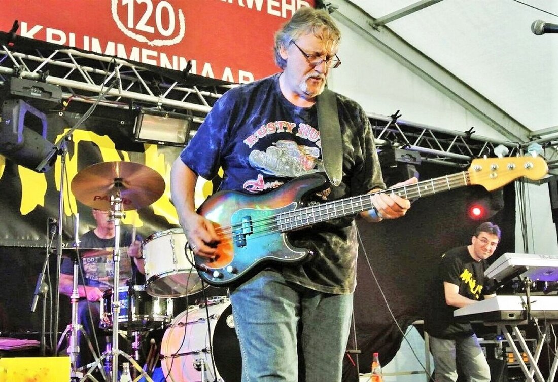 Rothenstadt. Am Freitag ist der Rockmusikclub in Rothenstadt infiziert mit Rock, denn: “Virus” rockt auf der Salute-Kneipenbühne.  Von Stephan Landgraf Was rockt so schön im Rockmusikclub „Salute“? Ganz klar: Die Band [&hellip;]