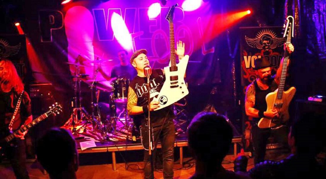 Rothenstadt. Es gibt Versprechen, die nicht eingehalten werden können. Und es gibt Versprechen, die eingehalten werden. „Volboat“, eine „Volbeat“-Tribute-Band aus der österreichischen Steiermark wirbt vor seinen Konzerten mit dem Slogan [&hellip;]