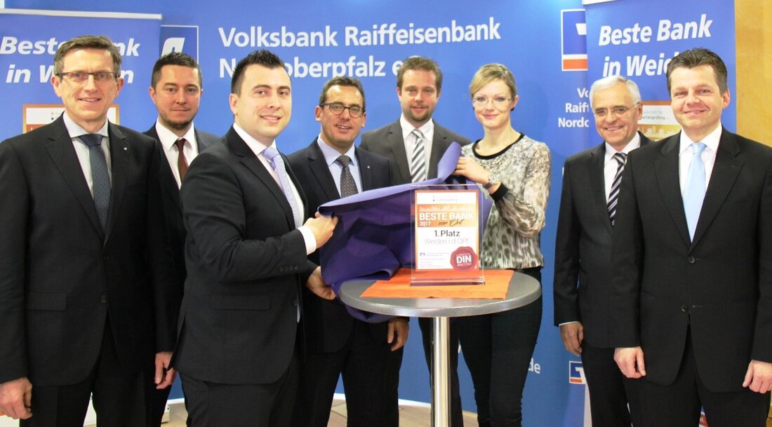 Weiden. Die Gesellschaft für Qualitätsprüfung (GfQ) ernannte die Volksbank Raiffeisenbank Nordoberpfalz eG im Bankentest zur “Besten Bank in Weiden”. Damit konnte sich die Genossenschaftsbank den Titel zum zweiten Mal sichern. In den [&hellip;]