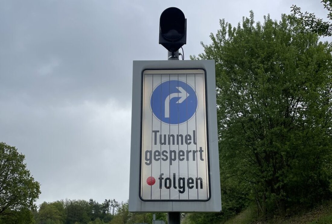 Neustadt/WN. Der Mühlbergtunnel wird grundlegend modernisiert und ab 26. Mai für sechs Wochen voll gesperrt. Der Verkehr wird großräumig über die A 93, St 2181 und B 15 via Anschlussstelle Windischeschenbach umgeleitet.