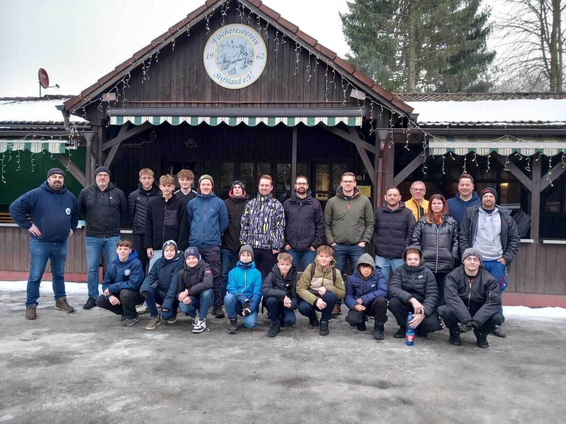Stiftland. Vom 10. Januar bis 18. Januar bot der Fischereiverein Stiftland einen Vorbereitungslehrgang zur Fischerprüfung an. 22 Teilnehmende lernten praxisnah; nächste Kurse sind am 25./26. Juli und 31. Juli bis 2. August 2026.