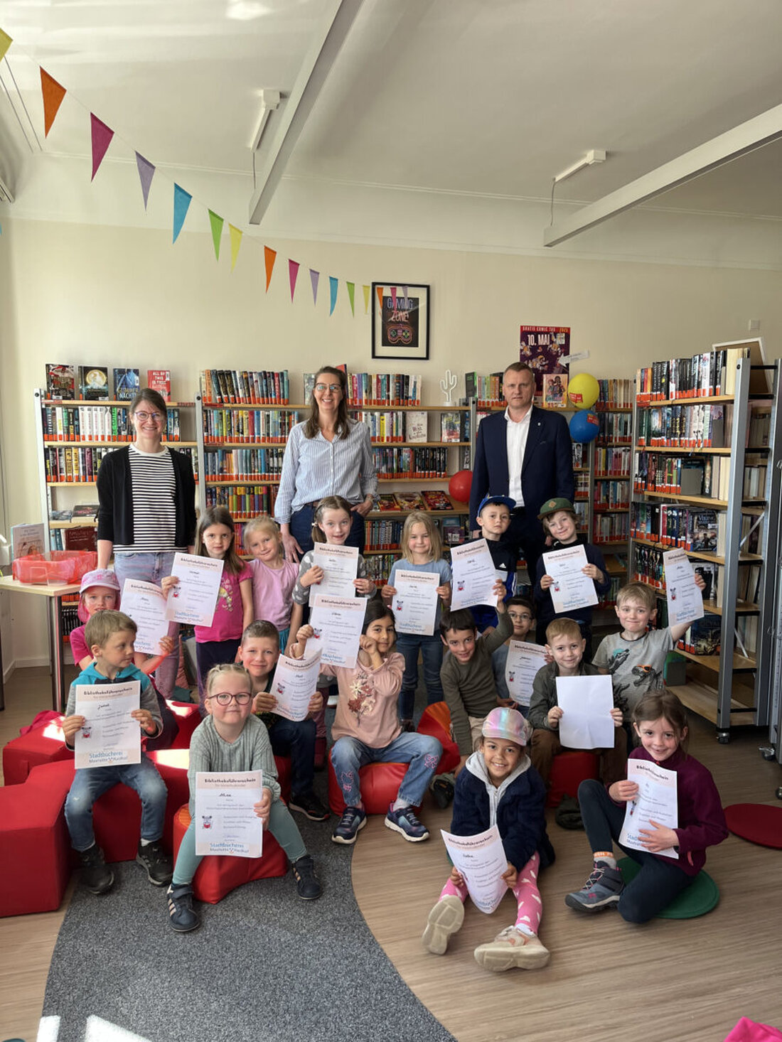 Maxhütte-Haidhof. Vorschulkinder des BRK Kinderhauses "Montessori" erhielten nach drei Vormittagen in der Stadtbücherei ihren Bibliotheksführerschein. Die Aktion zielte darauf ab, ihnen den Umgang mit Büchern spielerisch näherzubringen.