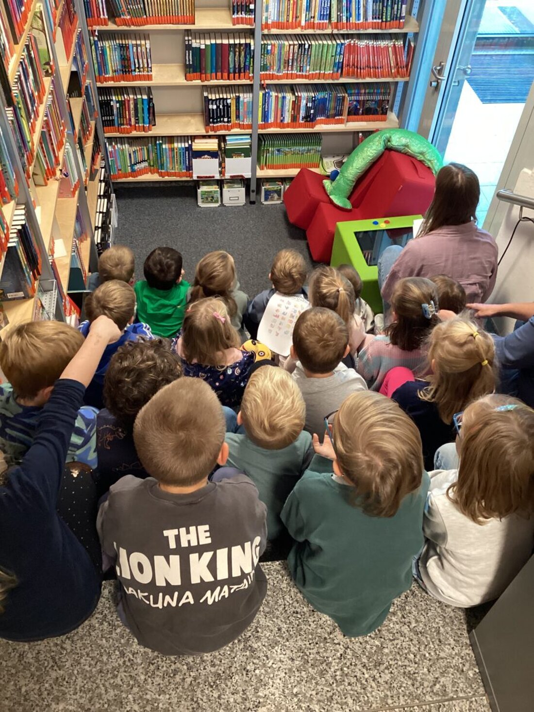 Maxhütte-Haidhof. 22 Vorschulkinder vom Kinderhaus "Zum Guten Hirten" hatten einen lehrreichen Vormittag in der Stadtbücherei. Sie lernten über die Bibliothek, hörten eine Geschichte und entdeckten ihre Lieblingsbücher.