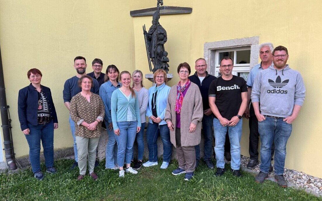 Böhmischbruck. Der Obst- und Gartenbauverein „Pfreimdtal“ e.V. hielt seine Jahreshauptversammlung mit Neuwahlen ab. Die Bilanz fiel positiv aus, die Digitalisierung schreitet voran; zu Gast waren Maria Treiber und Uli Münchmeier.