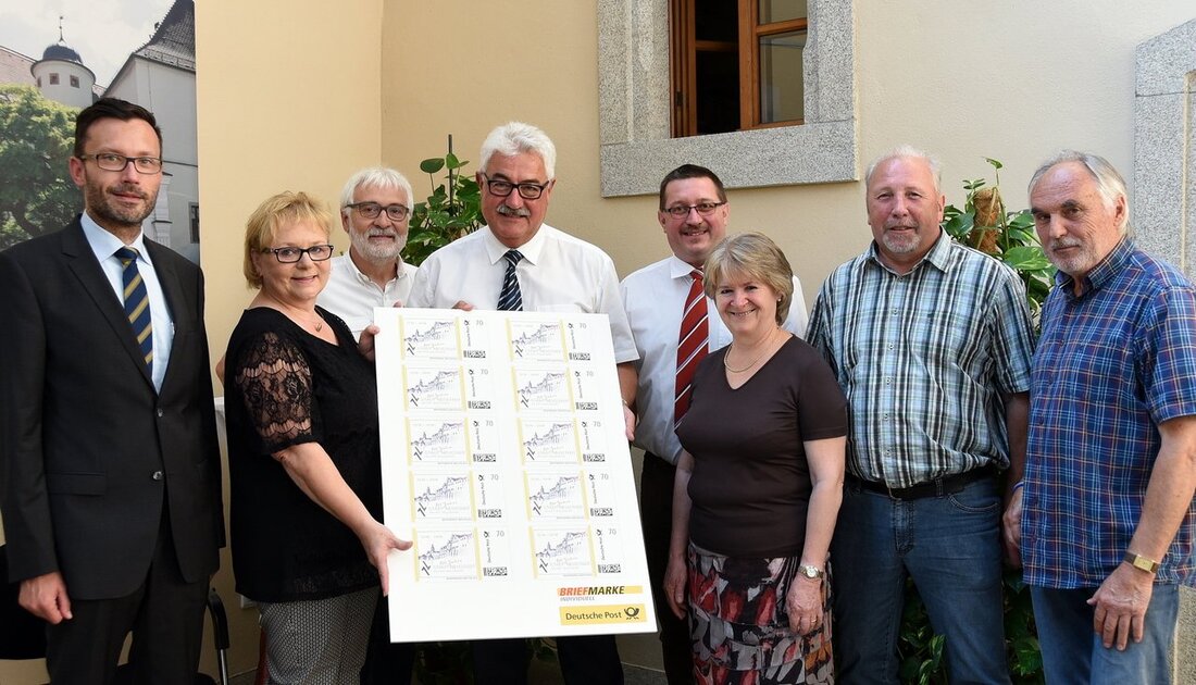 Neustadt/WN. Auf 800 Jahre Stadtgeschichte darf die kleinste Kreisstadt Bayerns im Jahr 2018 zurückblicken. Vor rund 500 Jahren hatten deutsche Kaiser und Fürsten die ersten Vorgängersysteme der Deutschen Post eingerichtet. [&hellip;]