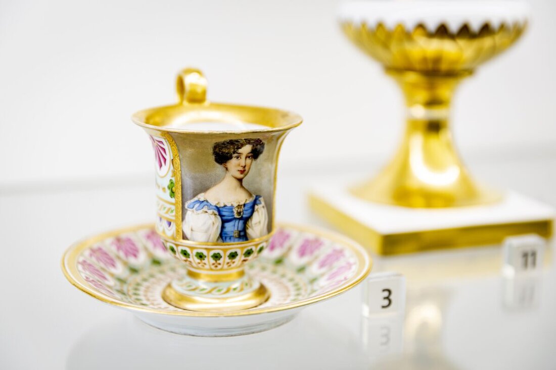 Amberg-Sulzbach. Am 28. Oktober 2025 spricht Pfarrer Klaus Haußmann im Kultur-Schloss Theuern über Steingut und Porzellan in der Oberpfalz. Beginn ist 19 Uhr, Einlass ab 18.30 Uhr. Karten kosten 2 Euro an der Abendkasse.