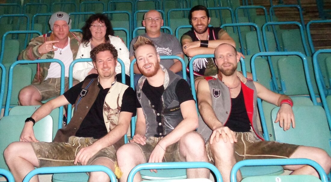 Regensburg/Windischeschenbach. Die Fan-Star Reporter Sandra und Peter Gattaut aus Windischeschenbach nutzten beim „voXXclub“ Konzert in der Regensburger Donauarena die Gunst der Stunde und führten mit den fünf sympathischen Jungs, die allesamt [&hellip;]