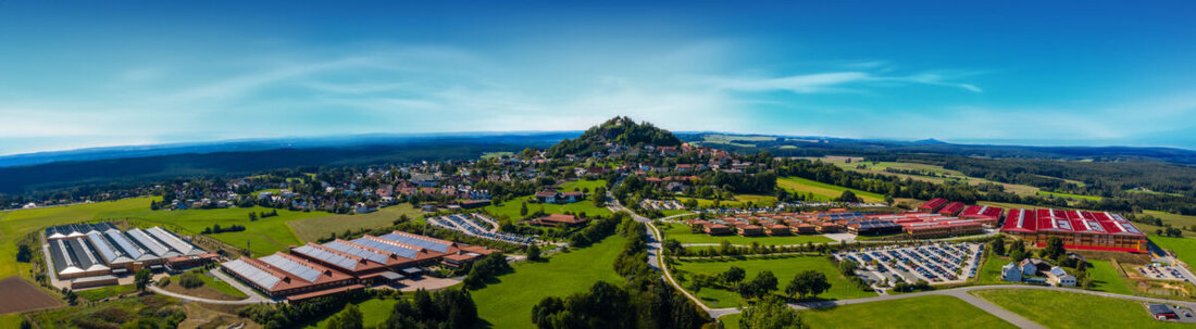 [Advertorial] Parkstein/Weiden. Die Ausbildungswelt von WITRON - sie ist groß und bunt. Von 14. bis 16. Februar kannst du darin eintauchen. Worauf wartest du? Lets go!