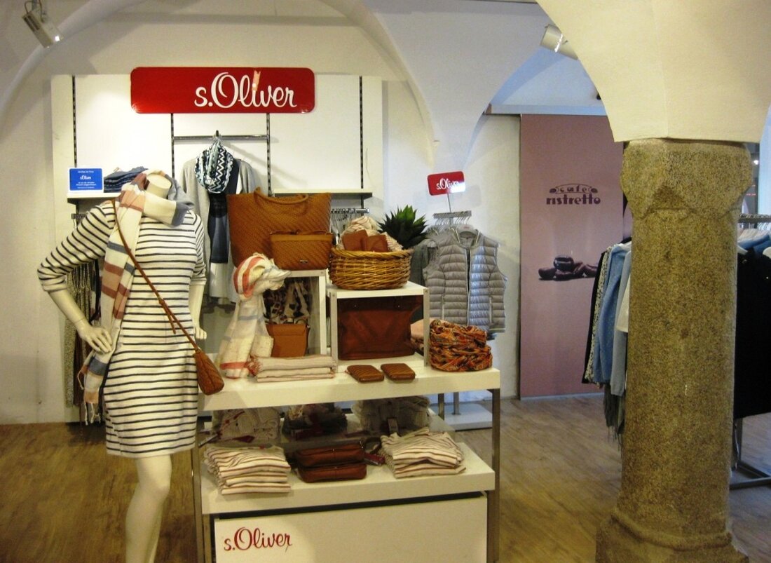 [Advertorial] Weiden. Das traditionsreiche Familienunternehmen WÖHRL feierte am Donnerstag die Wiedereröffnung seines umgebauten Modehauses in Weiden. Zusätzliche Marken und Shops sollen ab sofort für frischen Wind in der Filiale am [&hellip;]