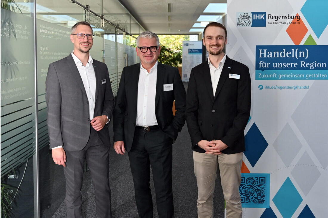 Regensburg. Der IHK-Handelsausschuss warnt vor wachsender Bürokratie: Unklare Vorgaben von PPWR, EmpCo und dem Barrierefreiheitsstärkungsgesetz bremsen den Handel und erfordern klare Regeln und verlässliche Fristen.