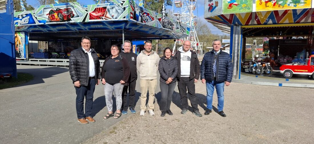 Wackersdorf. Das Wackersdorfer Volksfest findet vom 11. bis 14. April mit Musik, einem Kinder- und Familiennachmittag sowie einem neuen Festküchenbetreiber statt. 24.000 Liter Festbier sind eingebraut; das Programm bietet Highlights wie die "Bavaria Connection".