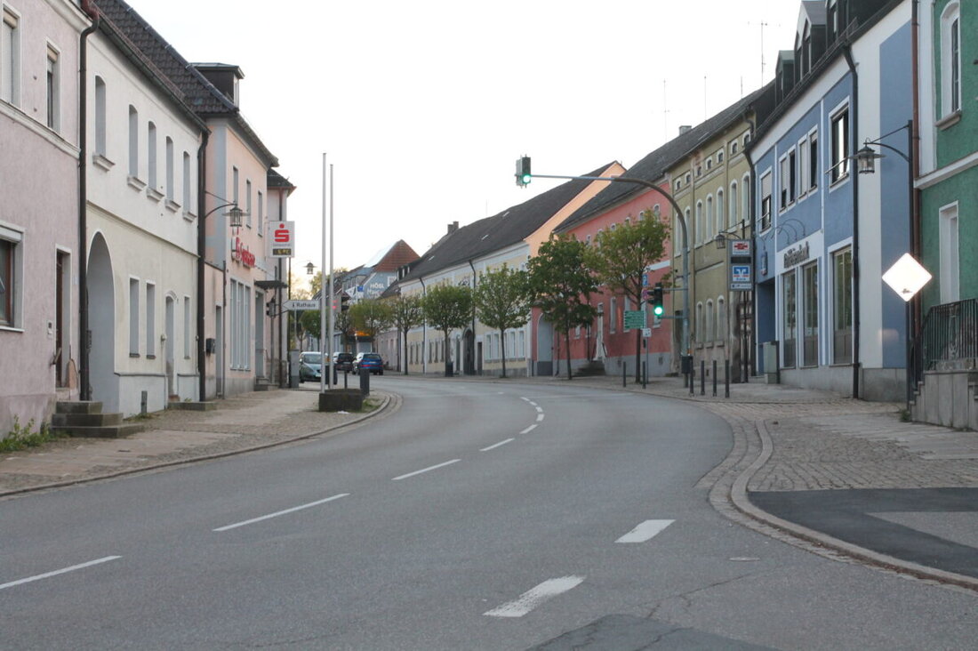Waidhaus. Die Marktgemeinde plant die Sanierung und Umgestaltung des ehemaligen Bauhofs; Fördermittel können beantragt werden. Über 40 Haushalte sollen an die Nahwärmeversorgung angeschlossen werden.