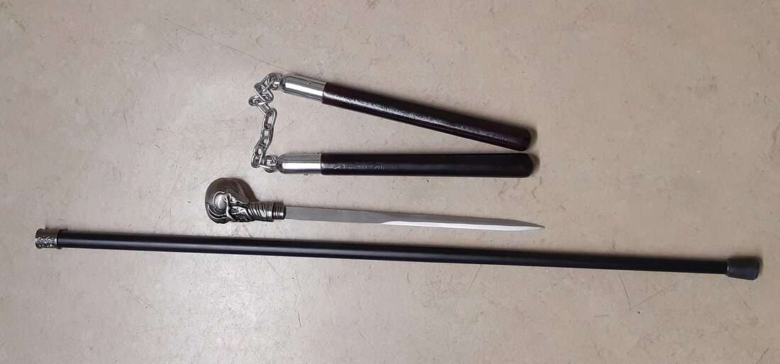 Waldsassen. Eine gemeinsame Polizeistreife aus Bärnau und Waldsassen beendete am Dienstag die Weiterfahrt eines Mannes (31) aus Fulda. Sie stellten zwei unerlaubte Waffen in dessen Auto sicher – und zwar [&hellip;]