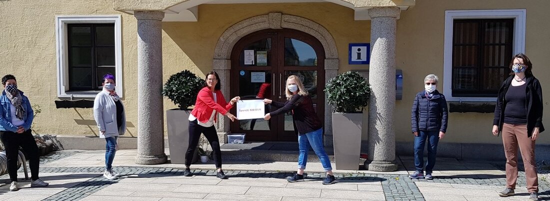 Waldershof. Waldershof näht und unterstützt gemeinsam: In der Gemeinde ist der Zuspruch für eine Gruppe Näherinnen und ihre Behelfsmasken enorm.  Von Kristine Mann  Als Sabine Kops und ihr Team von [&hellip;]