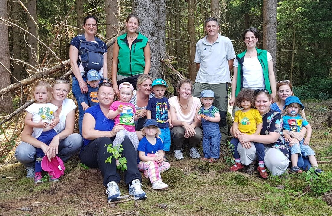 Eschenbach. Die Waldspielgruppe entdeckte bei regelmäßigen Treffen in fünf Wochen den Walderlebnispfad Holzweg in Eschenbach für sich. Dabei konnten sich die Kinder schon auf den Waldkindergarten vorbereiten oder einfach so Hineinschnuppern.  Gemeinsam [&hellip;]