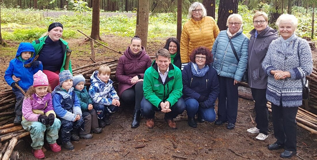 Weiden. Über zweieinhalb Jahre gibt es nun schon den Waldkindergarten in Weiden an der Heiligen Staude. Das Konzept scheint aufzugehen.  Frühmorgens treffen sich pünktlich um 8.15 Uhr die Kinder beim [&hellip;]