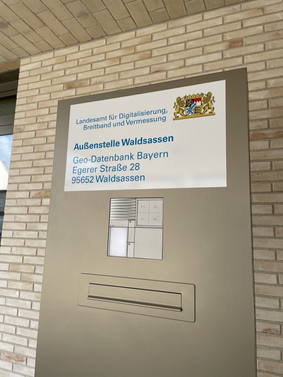 Waldsassen. Auch die Wählervereinigung Zukunft Landkreis Tirschenreuth setzt sich für eine stärkere Digitalisierung der Verwaltung ein und besuchte als erste Gruppe den neuen Standort des Landesamts für Digitalisierung, Breitband und Vermessung in Waldsassen. 