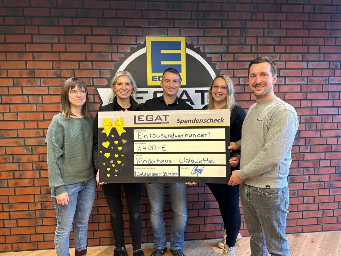 Waldsassen. Das Johanniter-Kinderhaus "Waldwichtel" erhielt eine Spende von 1.400 Euro von Edeka Legat, gesammelt durch eine Pfandbonaktion. Die Summe ermöglicht einen Theaterbesuch für die Kinder im Mai 2025.