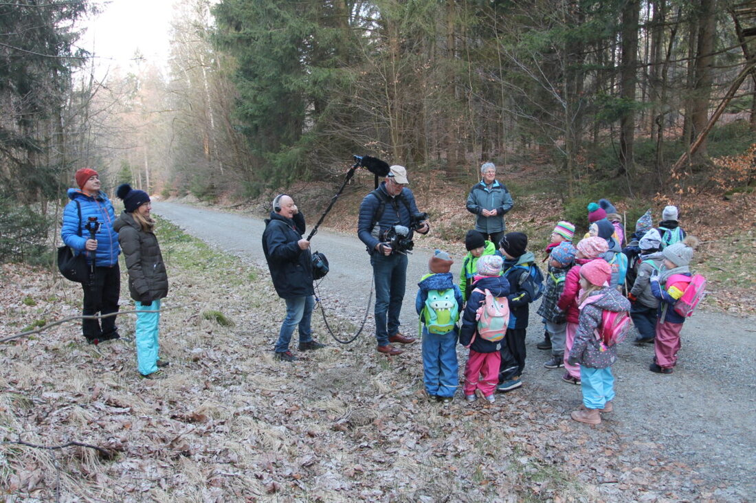 Neukirchen zu St. Christoph. Vor zwei Jahren wurde das Kinderhaus Neukirchen als "Wander-Kita" ausgezeichnet, Aufnahmen dazu vom Bayerischen Fernsehen sind am 27. April erneut zu sehen.